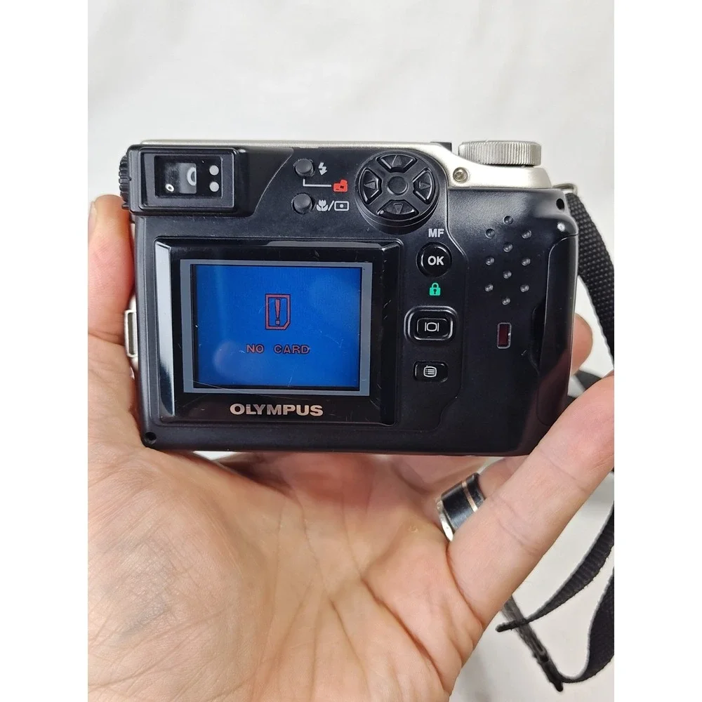 Olympus Camedia C-2020 Z Digital Camera 2.1MP Vintage Y2K CCD Digicam & Bag